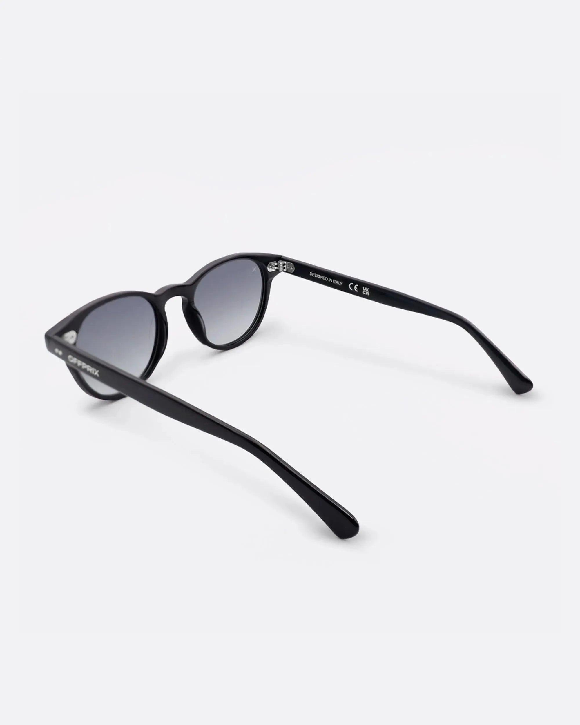 01 - BLACK sunglasses by OFFPRIX made of Italian Mazzucchelli™ acetate with ZEISS™ gradient polarized lenses