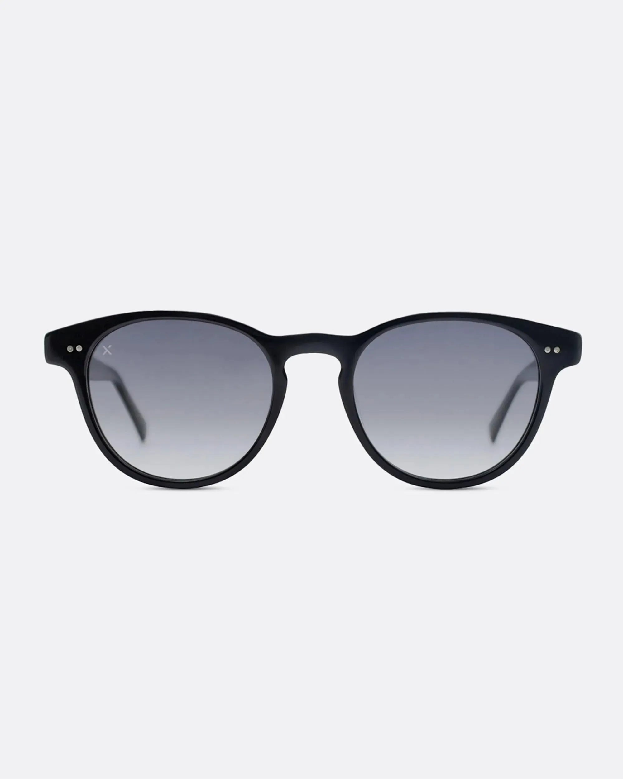 01 - BLACK sunglasses by OFFPRIX made of Italian Mazzucchelli™ acetate with ZEISS™ gradient polarized lenses
