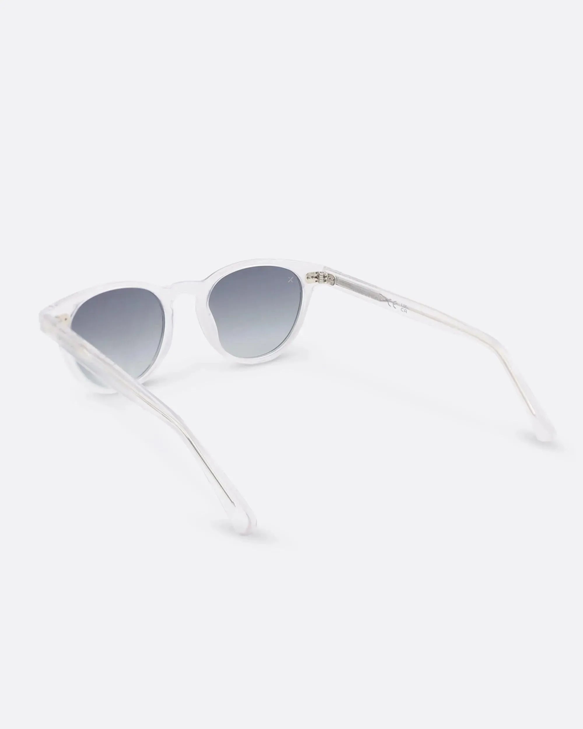 01 - CLEAR sunglasses by OFFPRIX made of Italian Mazzucchelli™ acetate with ZEISS™ gradient polarized lenses
