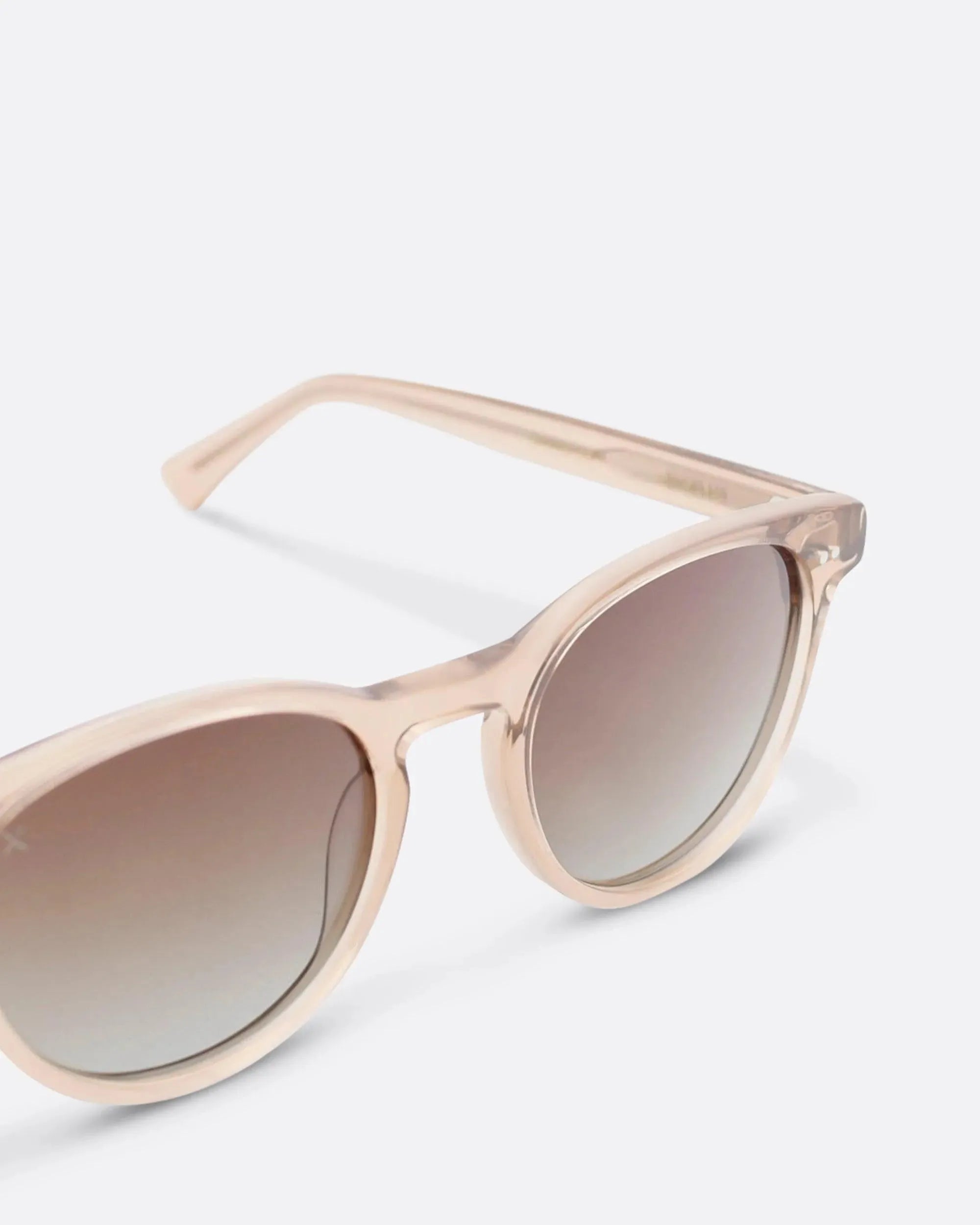 01 - ROSE GOLD sunglasses by OFFPRIX made of Italian Mazzucchelli™ acetate with ZEISS™ gradient polarized lenses