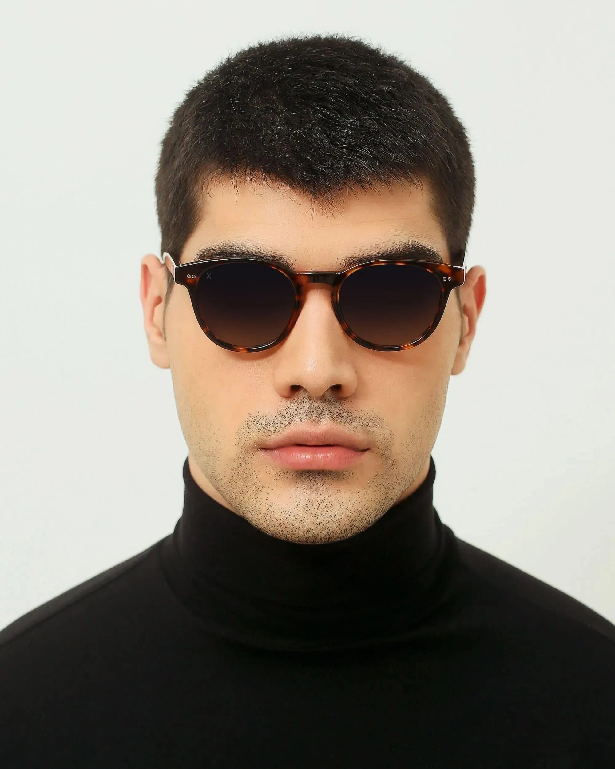 01 - TORTOISE sunglasses by OFFPRIX made of Italian Mazzucchelli™ acetate with ZEISS™ gradient polarized lenses