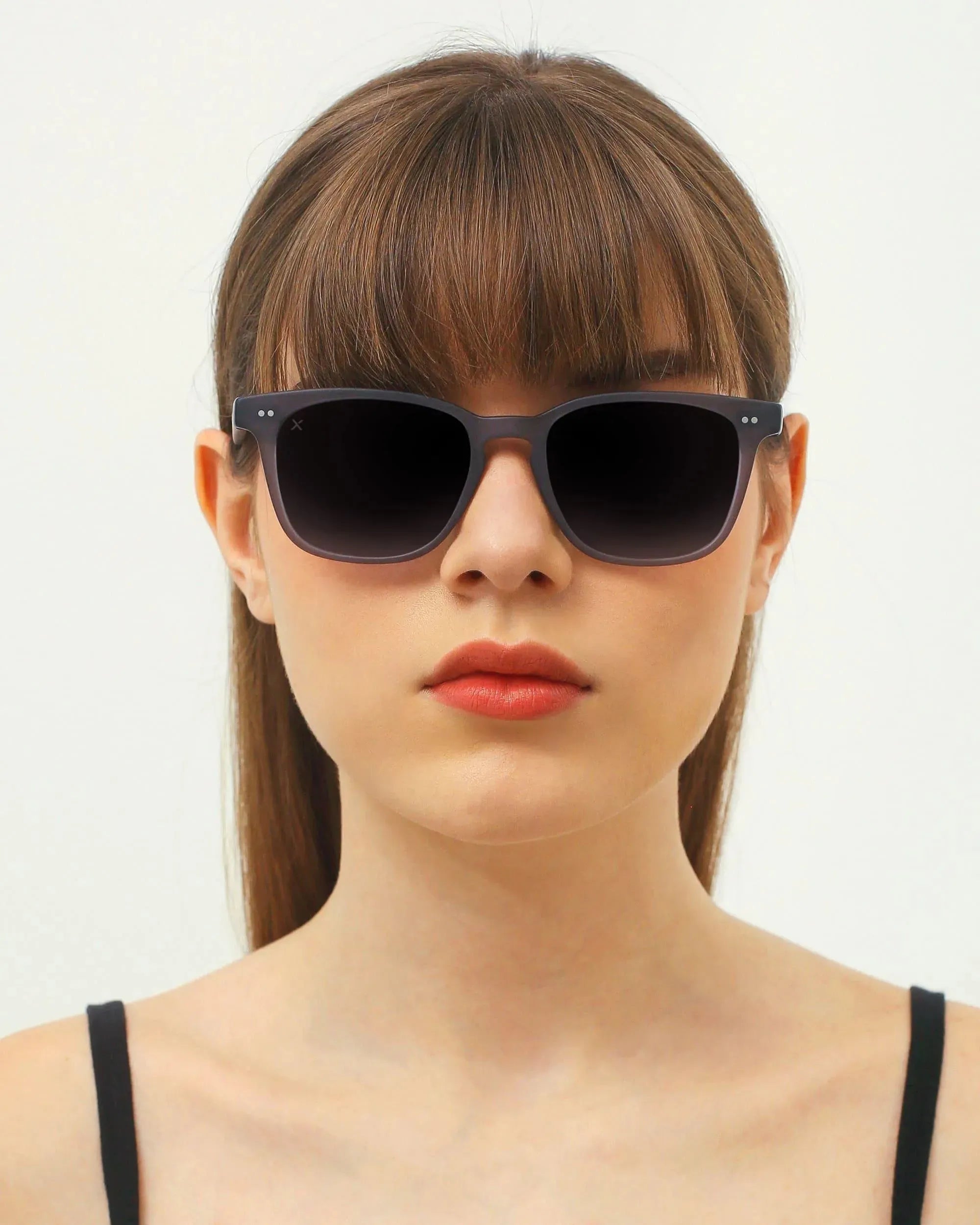 02 - GREY sunglasses by OFFPRIX made of Italian Mazzucchelli™ acetate with ZEISS™ gradient polarized lenses