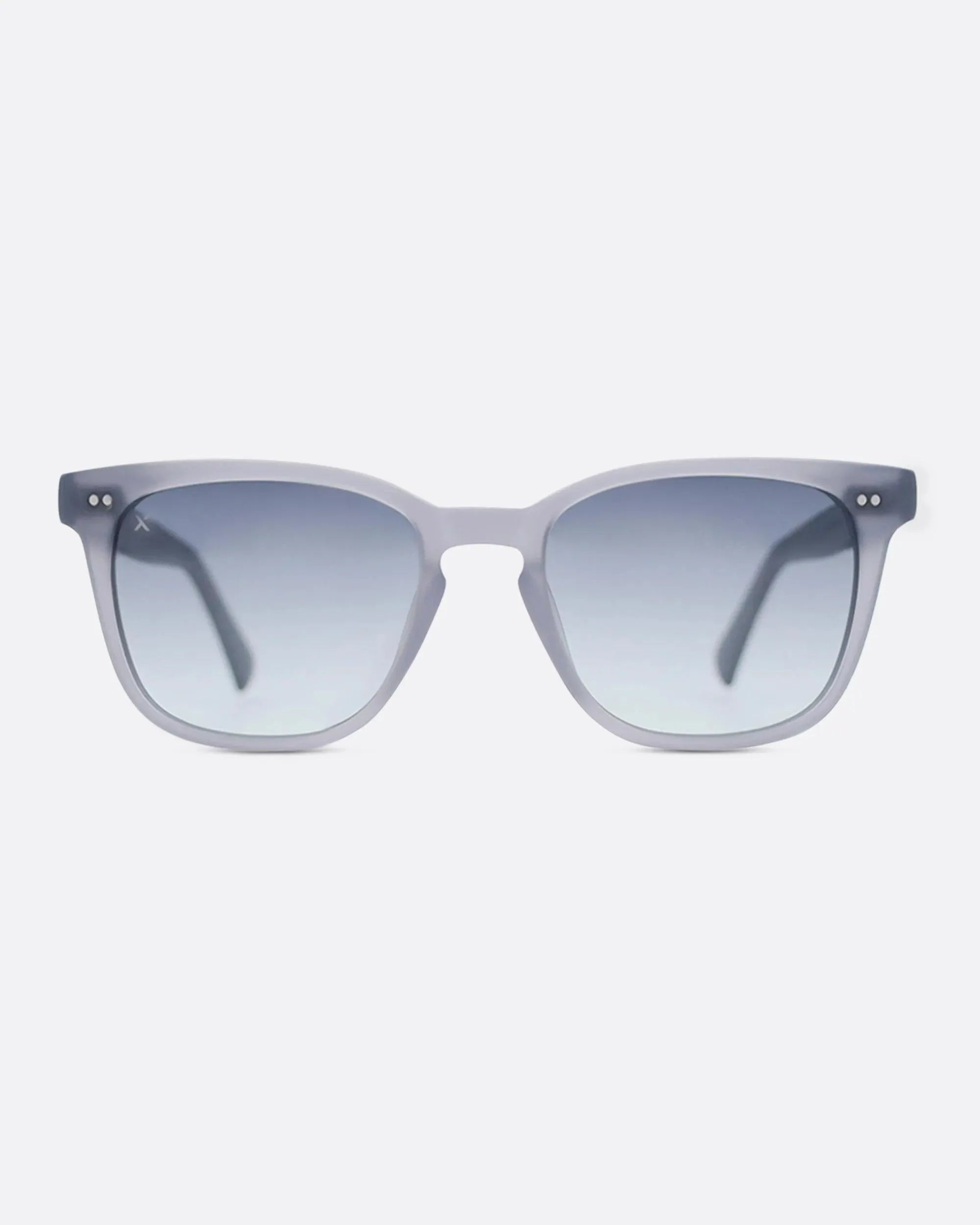 02 - GREY sunglasses by OFFPRIX made of Italian Mazzucchelli™ acetate with ZEISS™ gradient polarized lenses