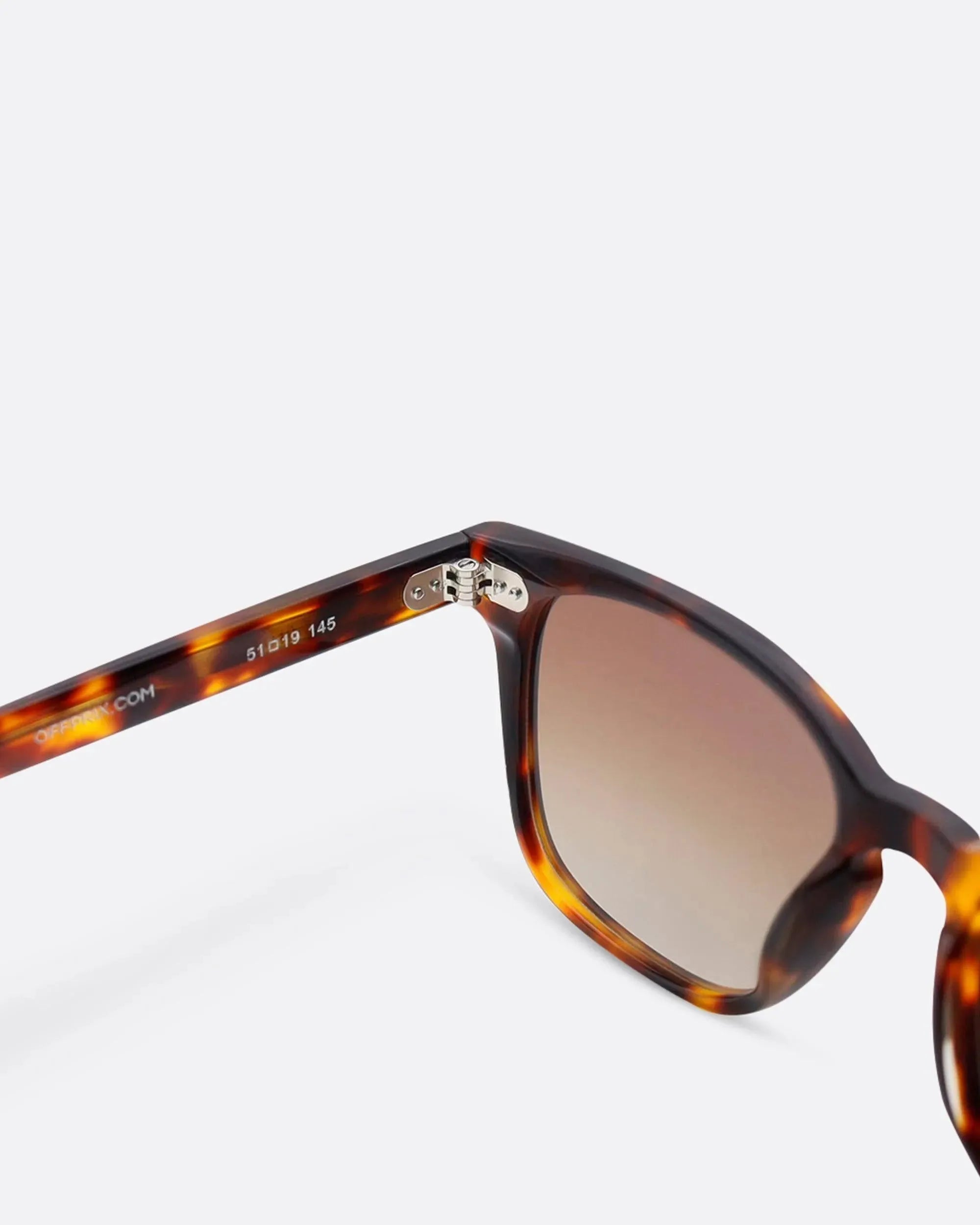 02 - TORTOISE sunglasses by OFFPRIX made of Italian Mazzucchelli™ acetate with ZEISS™ gradient polarized lenses