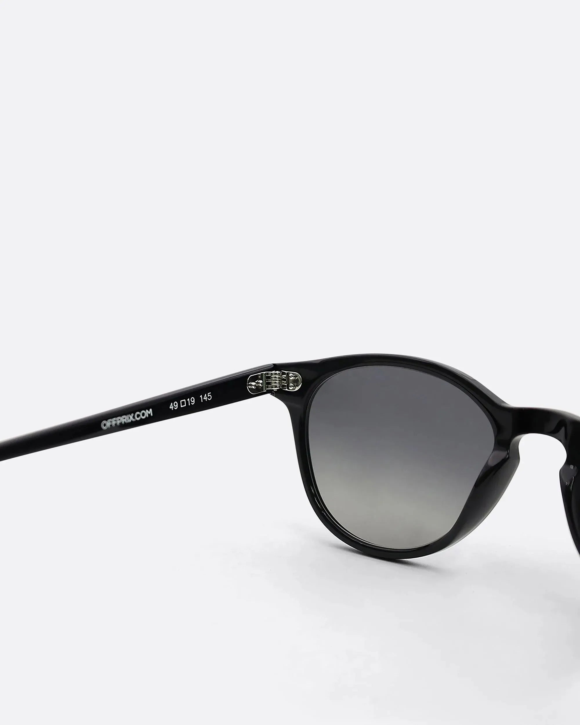 03 - BLACK sunglasses by OFFPRIX made of Italian Mazzucchelli™ acetate with ZEISS™ gradient polarized lenses