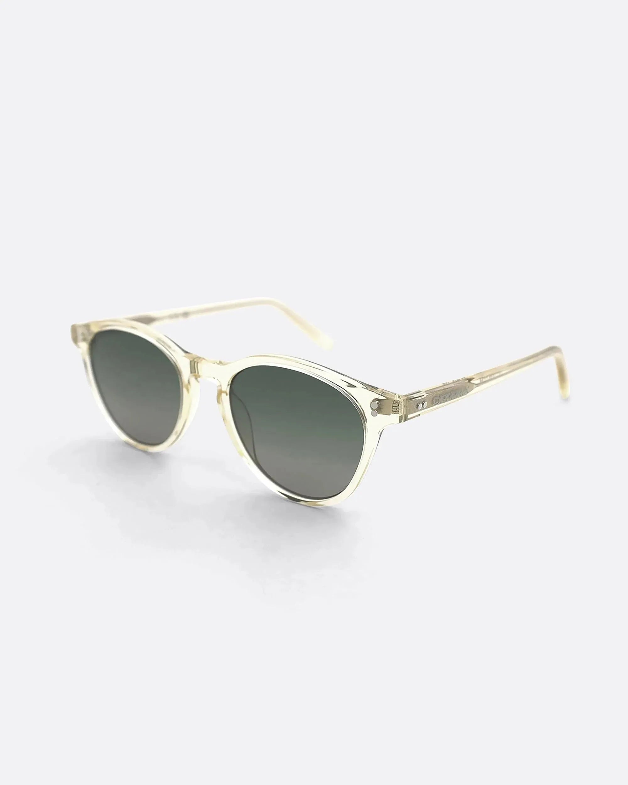 03 - CHAMPAGNE GREEN sunglasses by OFFPRIX made of Italian Mazzucchelli™ acetate with ZEISS™ gradient polarized lenses