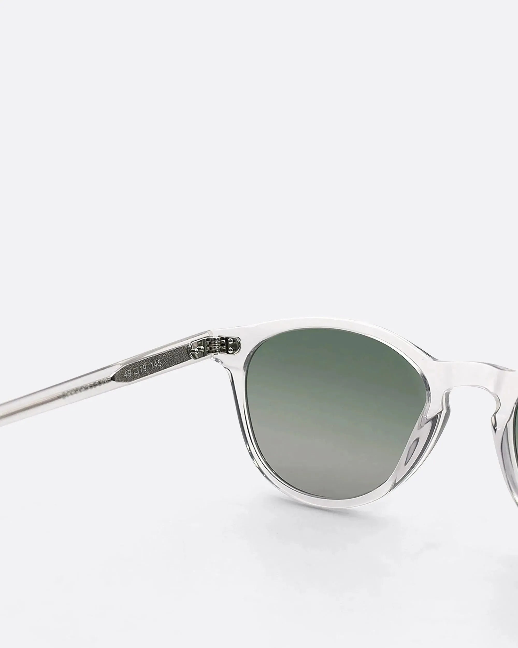 03 - CRYSTAL GREEN sunglasses by OFFPRIX made of Italian Mazzucchelli™ acetate with ZEISS™ gradient polarized lenses