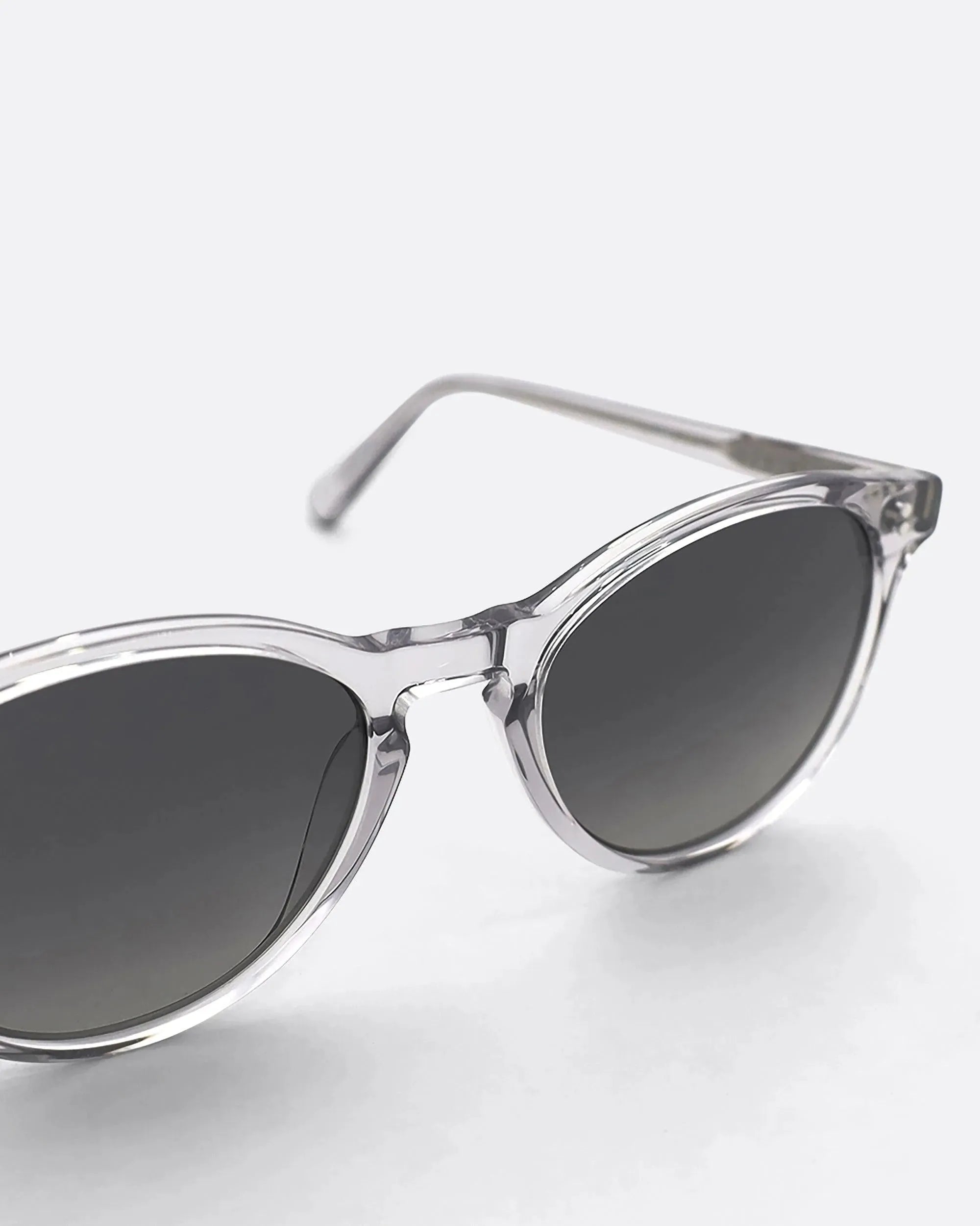 03 - CRYSTAL GREY sunglasses by OFFPRIX made of Italian Mazzucchelli™ acetate with ZEISS™ gradient polarized lenses