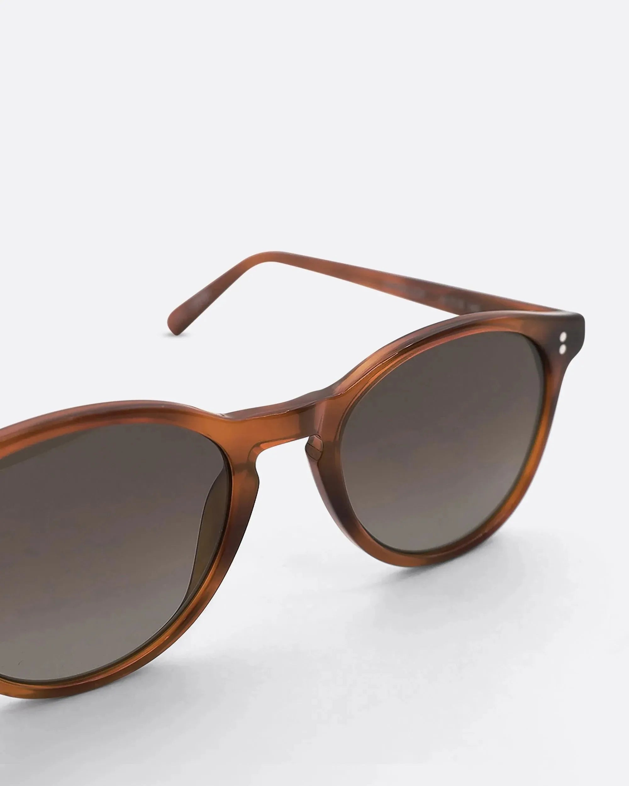 03 - HAVANA BROWN sunglasses by OFFPRIX made of Italian Mazzucchelli™ acetate with ZEISS™ gradient polarized lenses
