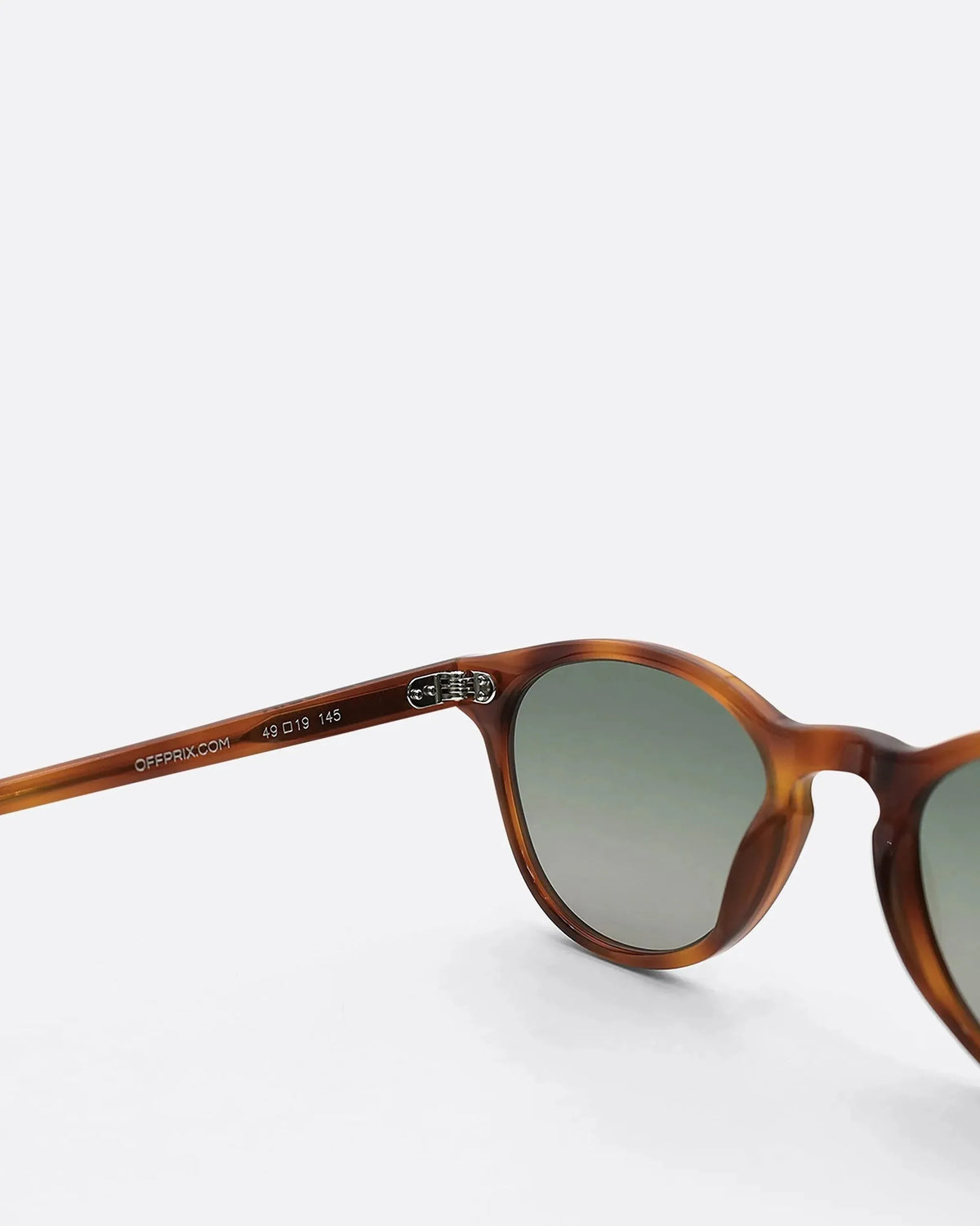 03 - HAVANA GREEN sunglasses by OFFPRIX made of Italian Mazzucchelli™ acetate with ZEISS™ gradient polarized lenses