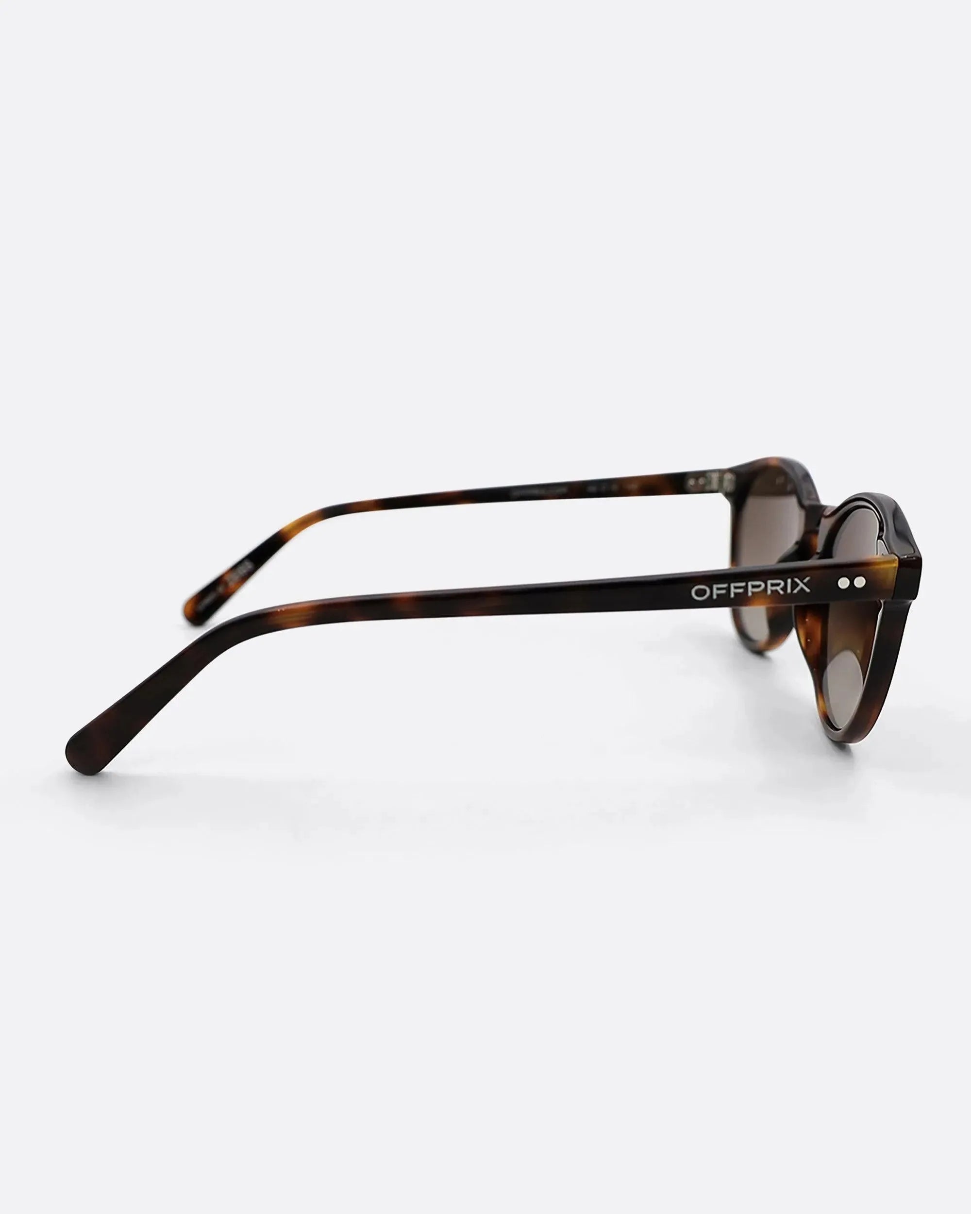 03 - TORTOISE BROWN sunglasses by OFFPRIX made of Italian Mazzucchelli™ acetate with ZEISS™ gradient polarized lenses