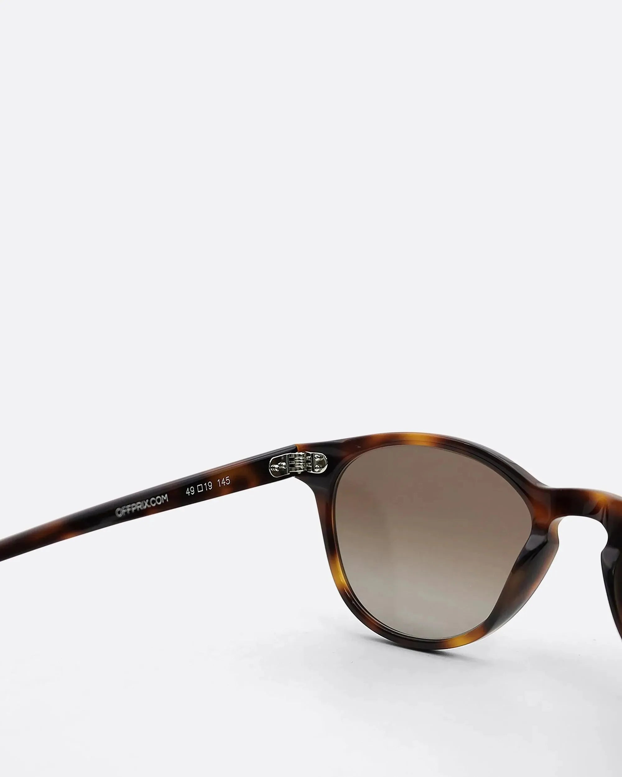 03 - TORTOISE BROWN sunglasses by OFFPRIX made of Italian Mazzucchelli™ acetate with ZEISS™ gradient polarized lenses