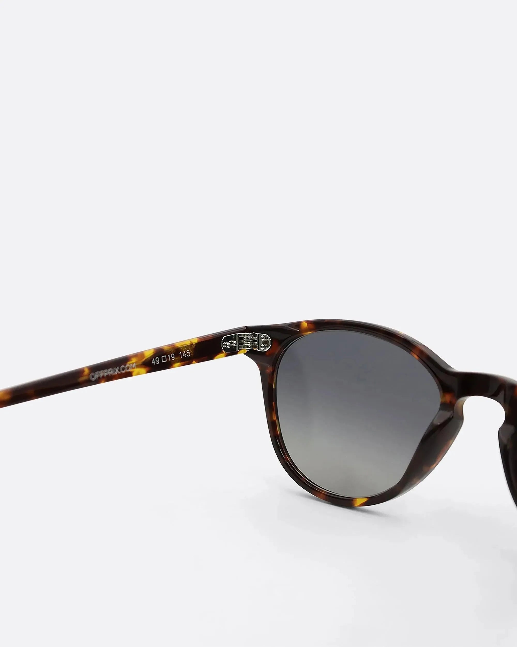 03 - TORTOISE GREY sunglasses by OFFPRIX made of Italian Mazzucchelli™ acetate with ZEISS™ gradient polarized lenses