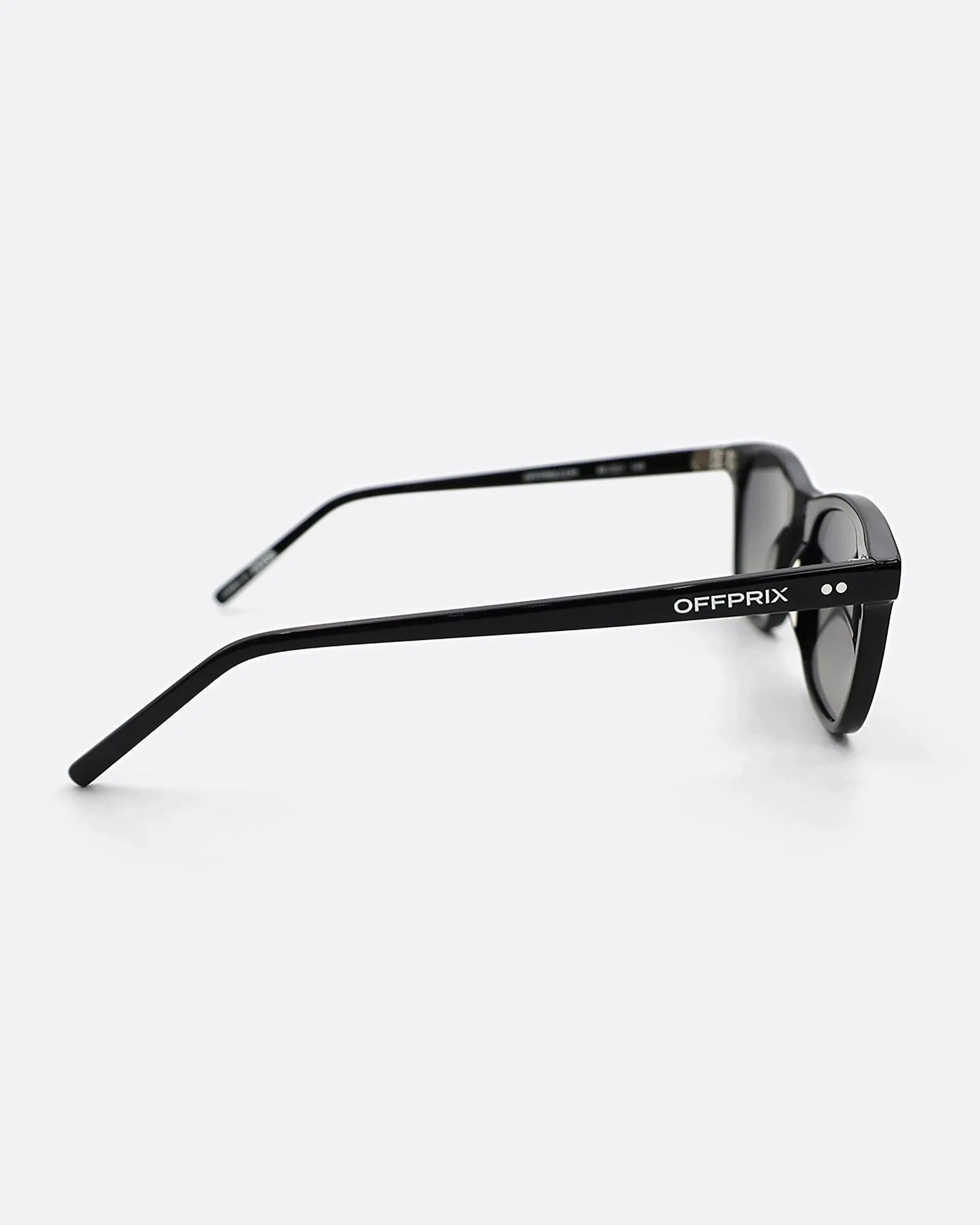 04 - BLACK sunglasses by OFFPRIX made of Italian Mazzucchelli™ acetate with ZEISS™ gradient polarized lenses