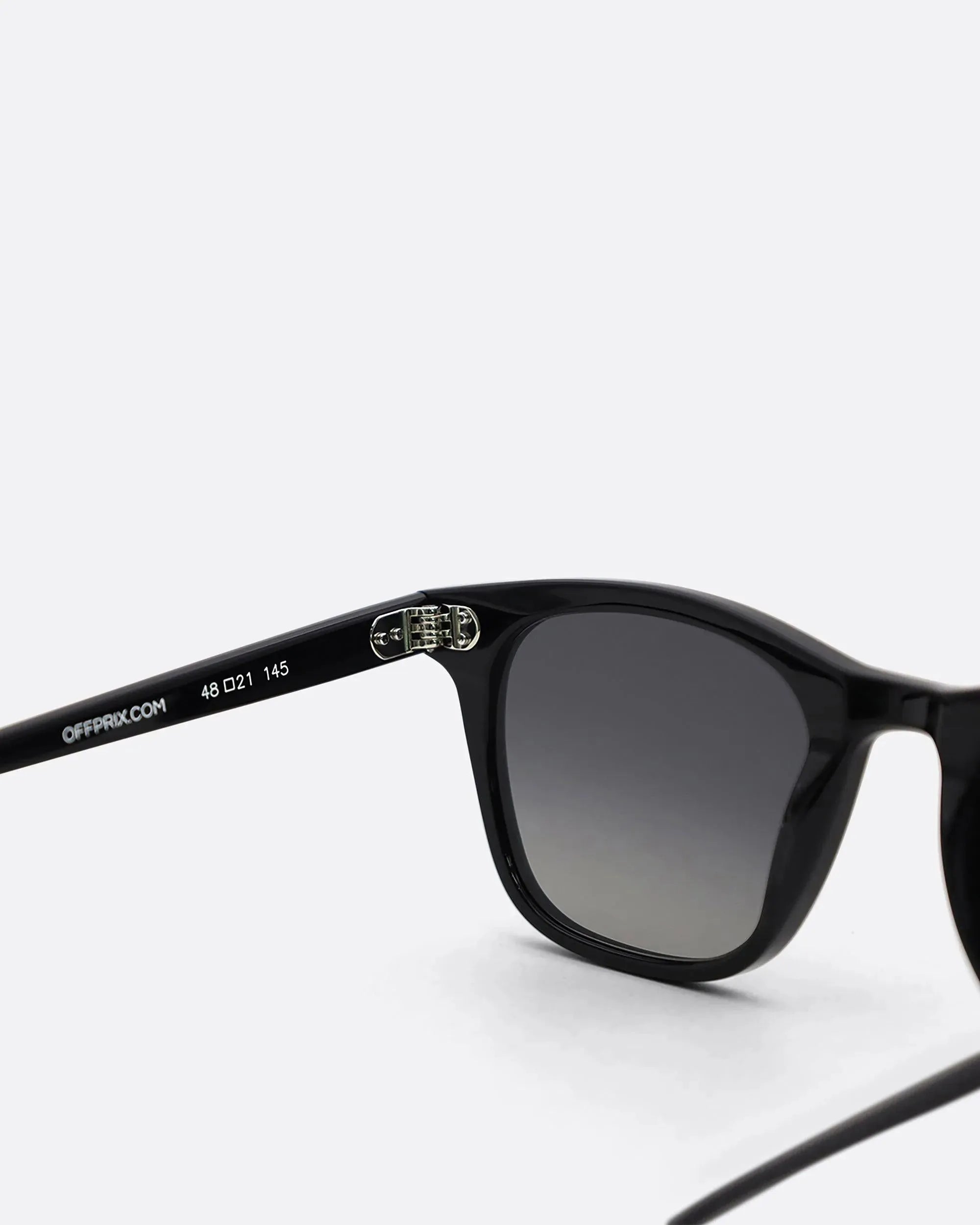 04 - BLACK sunglasses by OFFPRIX made of Italian Mazzucchelli™ acetate with ZEISS™ gradient polarized lenses