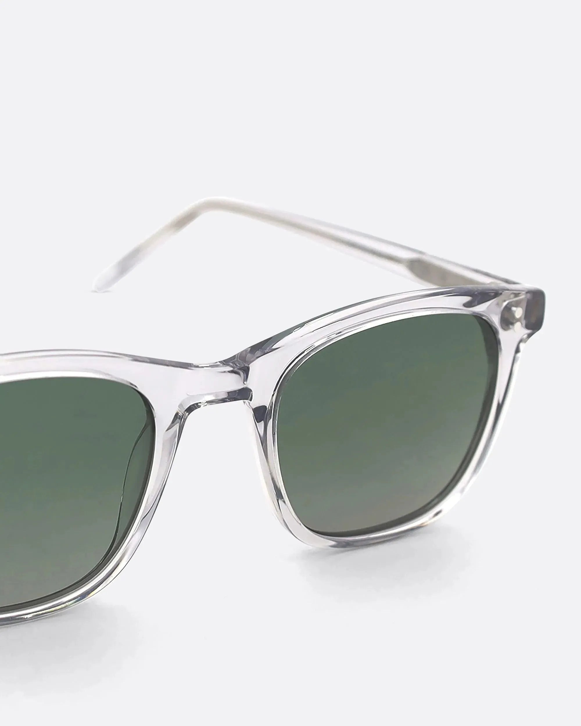 04 - CRYSTAL GREEN sunglasses by OFFPRIX made of Italian Mazzucchelli™ acetate with ZEISS™ gradient polarized lenses