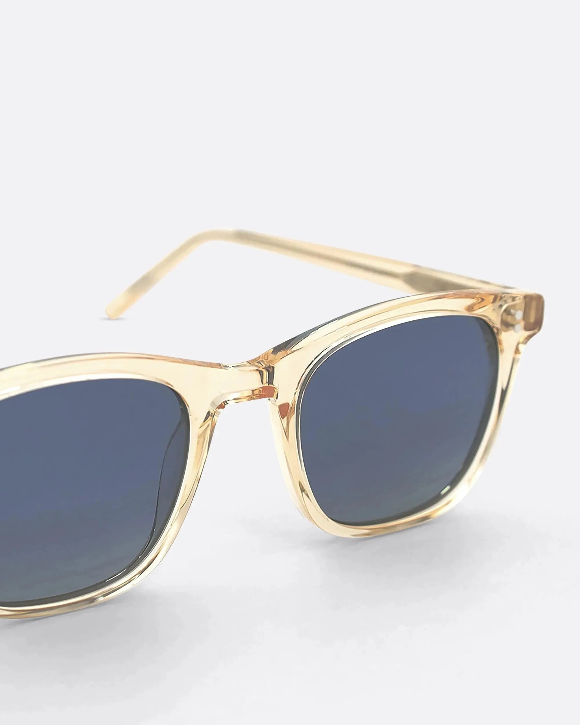 04 - ECRU BLUE sunglasses by OFFPRIX made of Italian Mazzucchelli™ acetate with ZEISS™ gradient polarized lenses