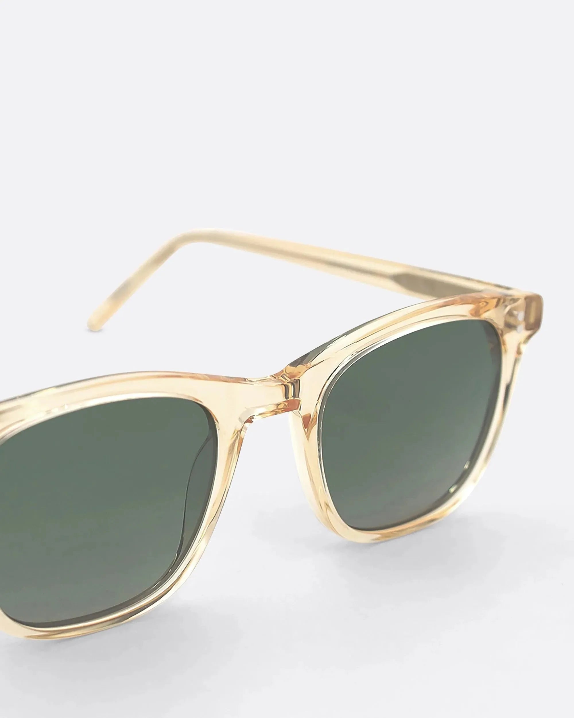 04 - ECRU GREEN sunglasses by OFFPRIX made of Italian Mazzucchelli™ acetate with ZEISS™ gradient polarized lenses