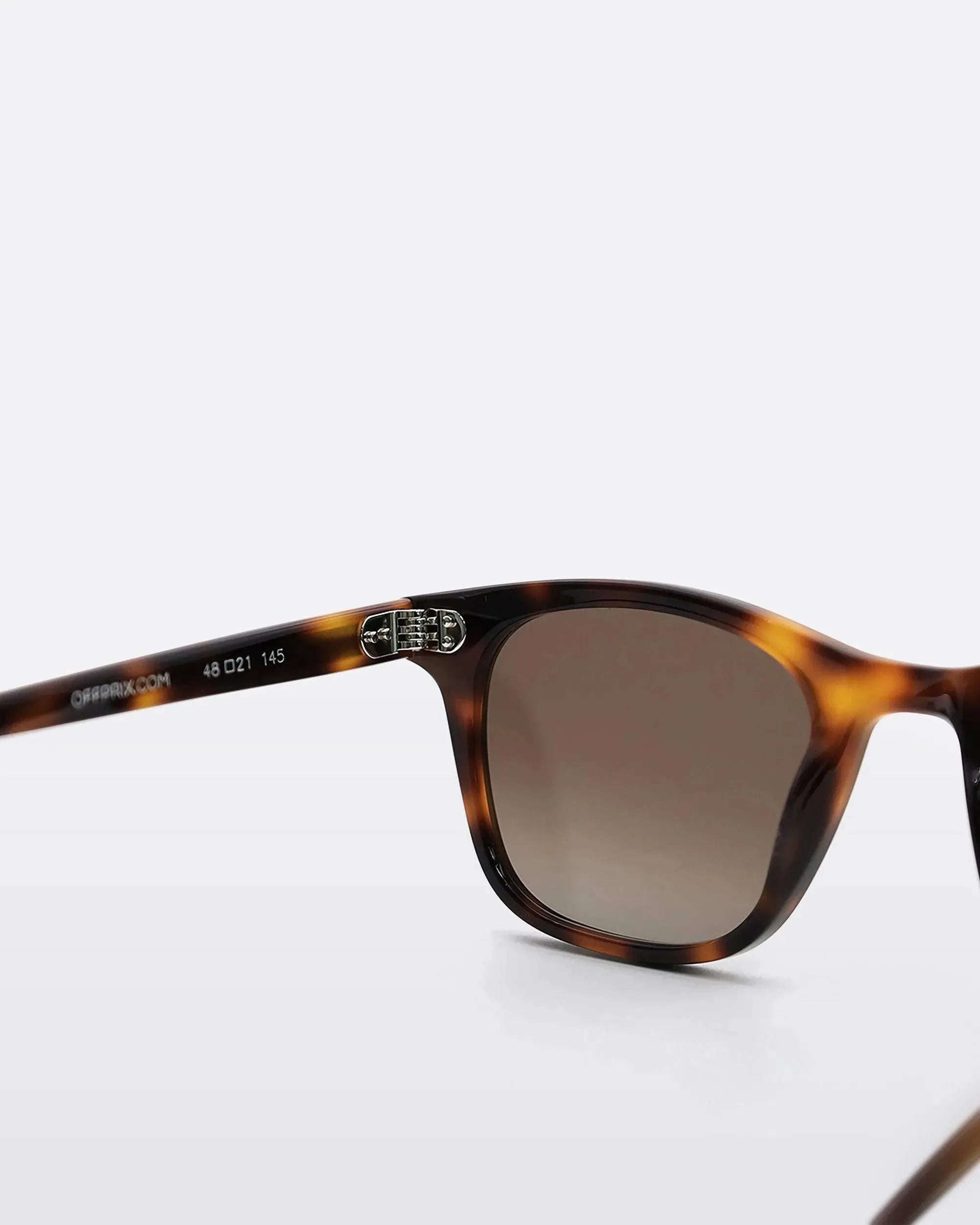 04 - TORTOISE BROWN sunglasses by OFFPRIX made of Italian Mazzucchelli™ acetate with ZEISS™ gradient polarized lenses