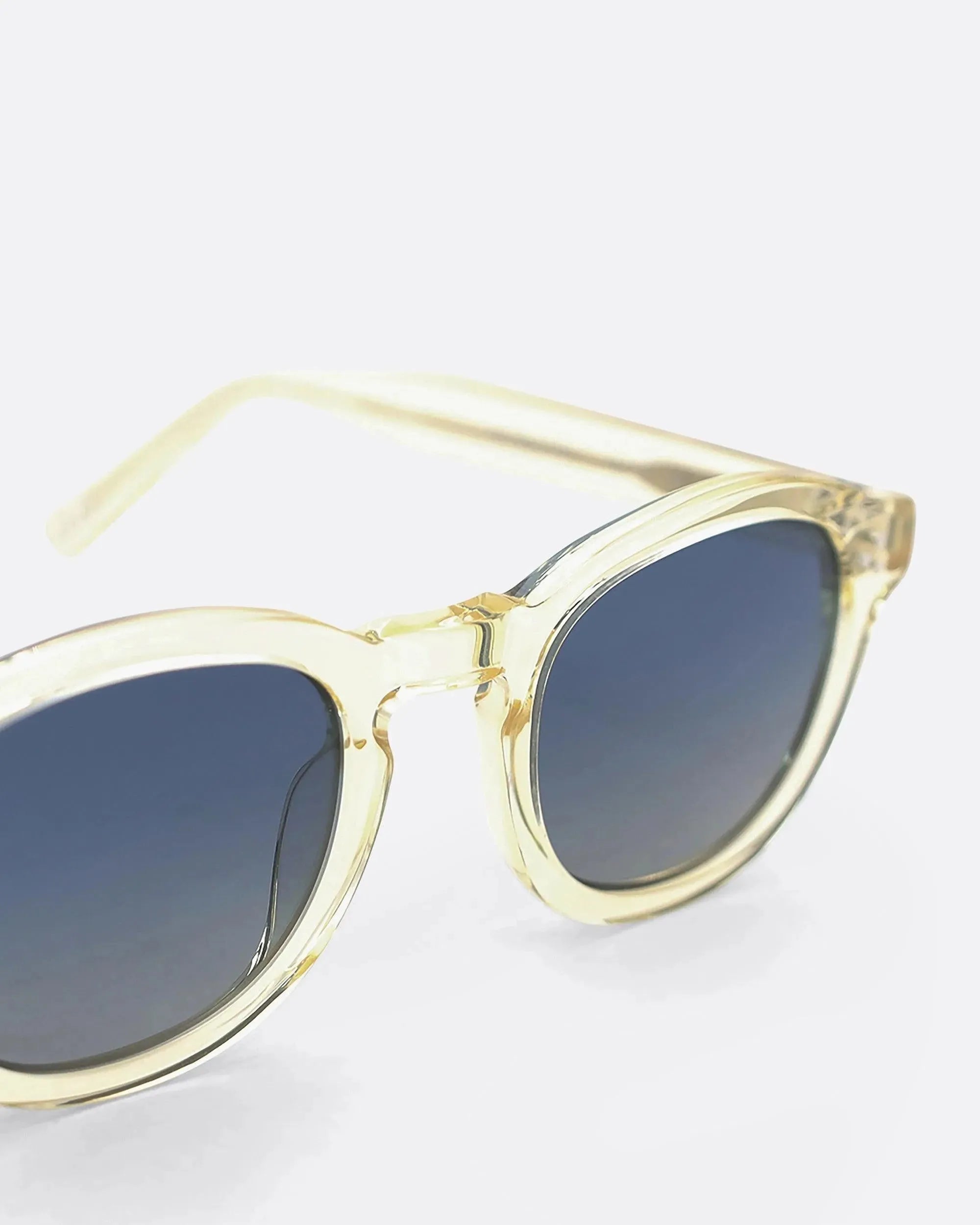 LINO - CHAMPAGNE BLUE sunglasses by OFFPRIX made of Italian Mazzucchelli™ acetate with ZEISS™ gradient polarized lenses