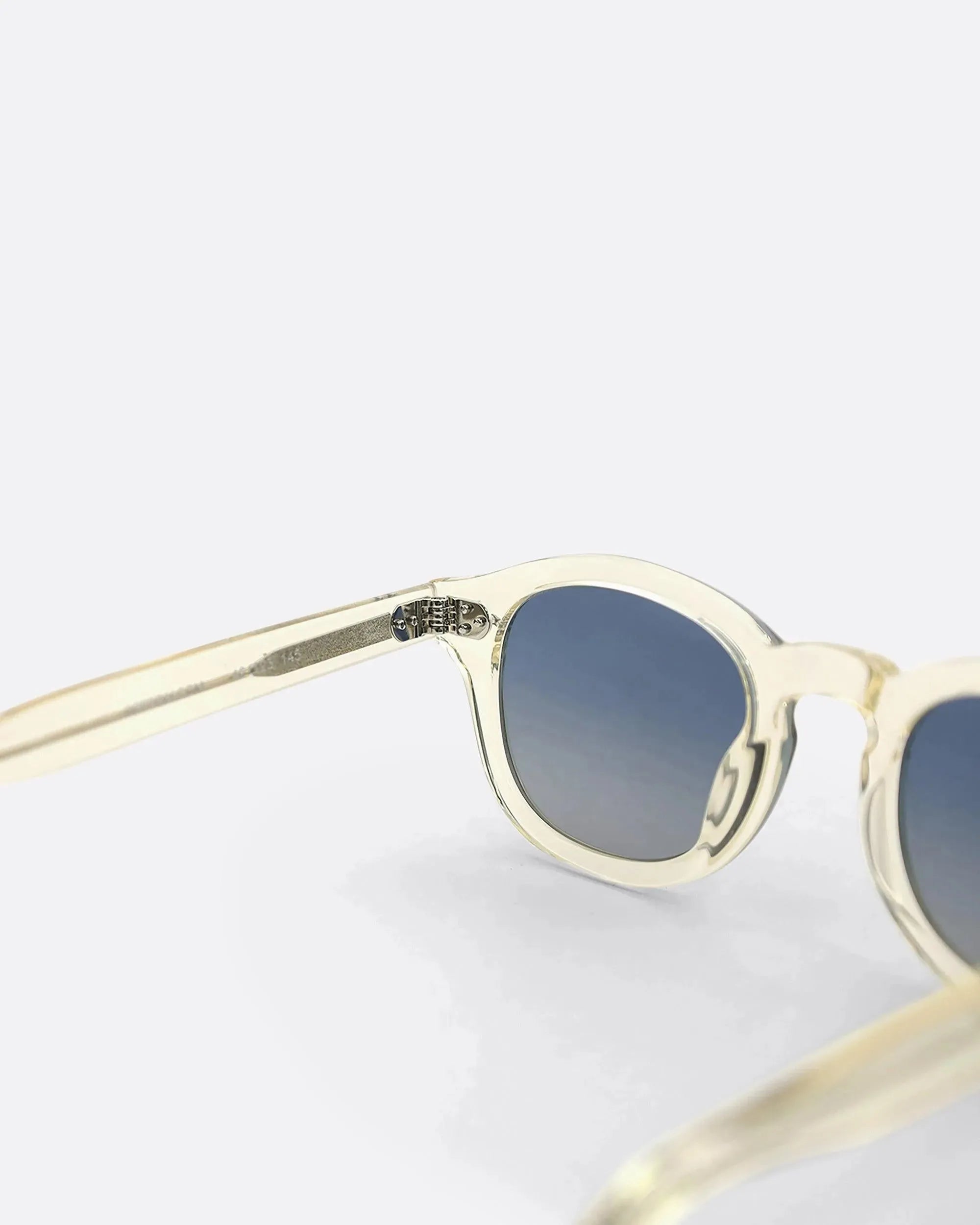 LINO - CHAMPAGNE BLUE sunglasses by OFFPRIX made of Italian Mazzucchelli™ acetate with ZEISS™ gradient polarized lenses