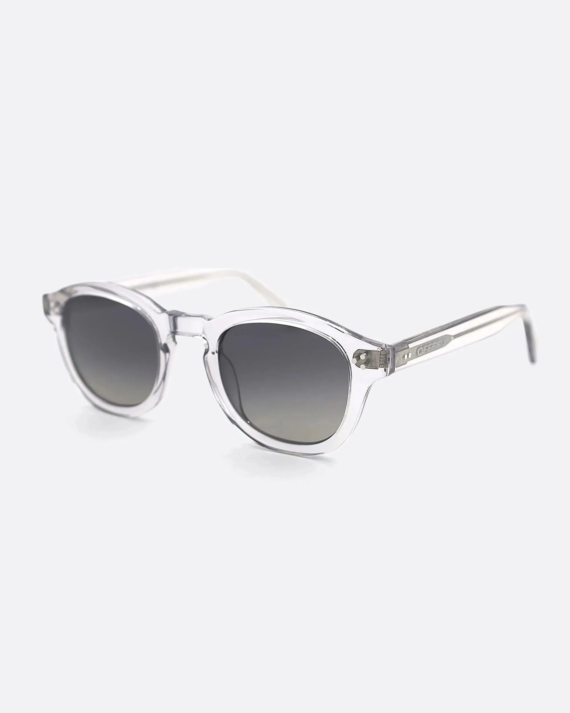 LINO - CRYSTAL GREY sunglasses by OFFPRIX made of Italian Mazzucchelli™ acetate with ZEISS™ gradient polarized lenses