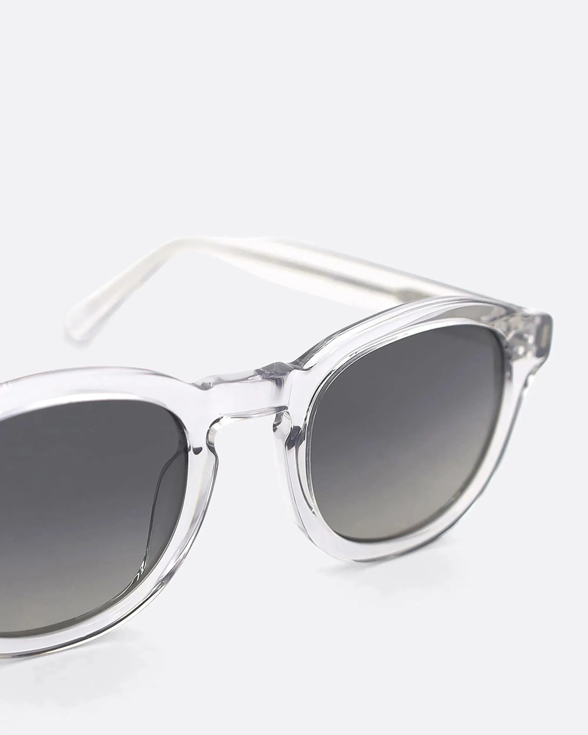 LINO - CRYSTAL GREY sunglasses by OFFPRIX made of Italian Mazzucchelli™ acetate with ZEISS™ gradient polarized lenses