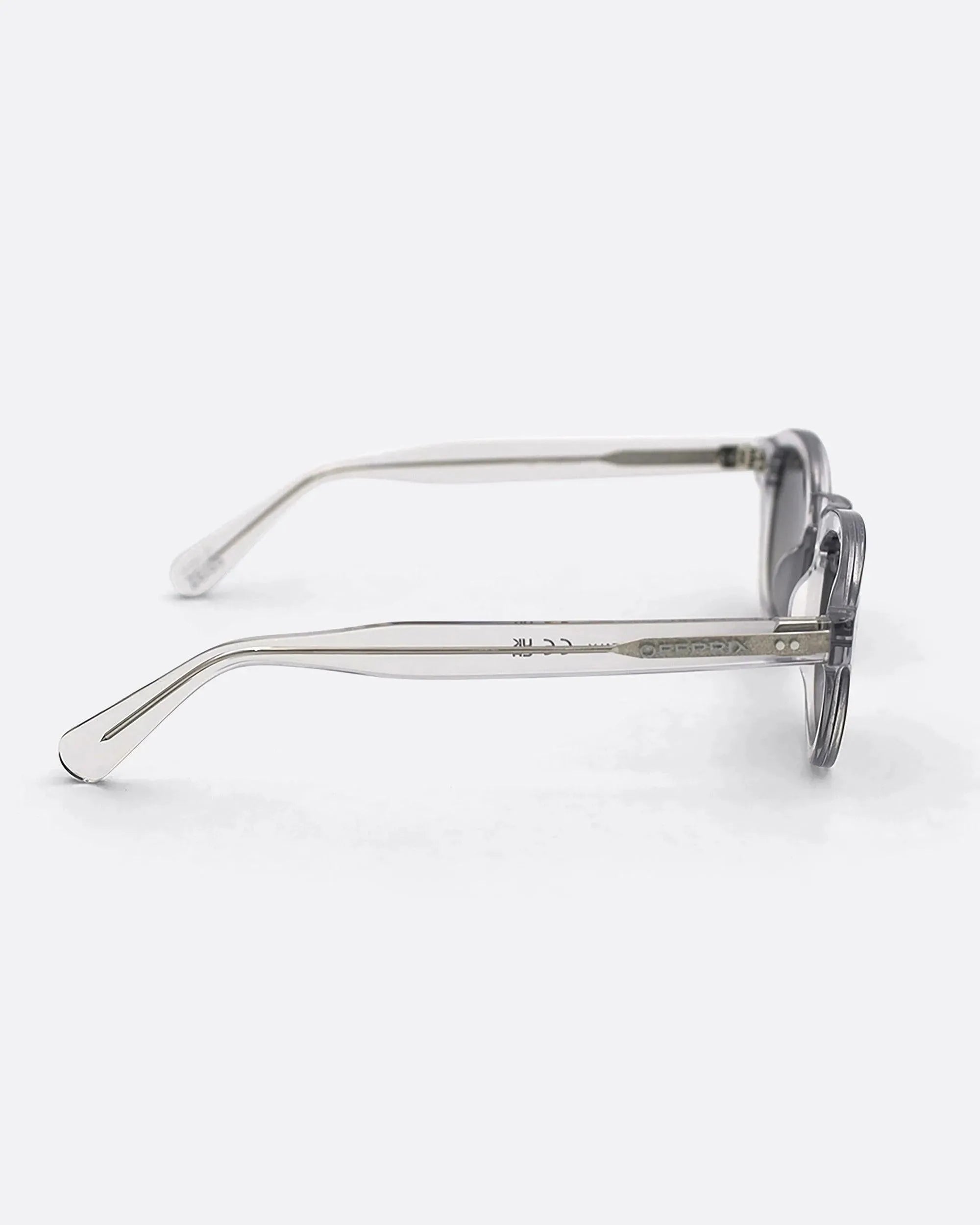 LINO - CRYSTAL GREY sunglasses by OFFPRIX made of Italian Mazzucchelli™ acetate with ZEISS™ gradient polarized lenses