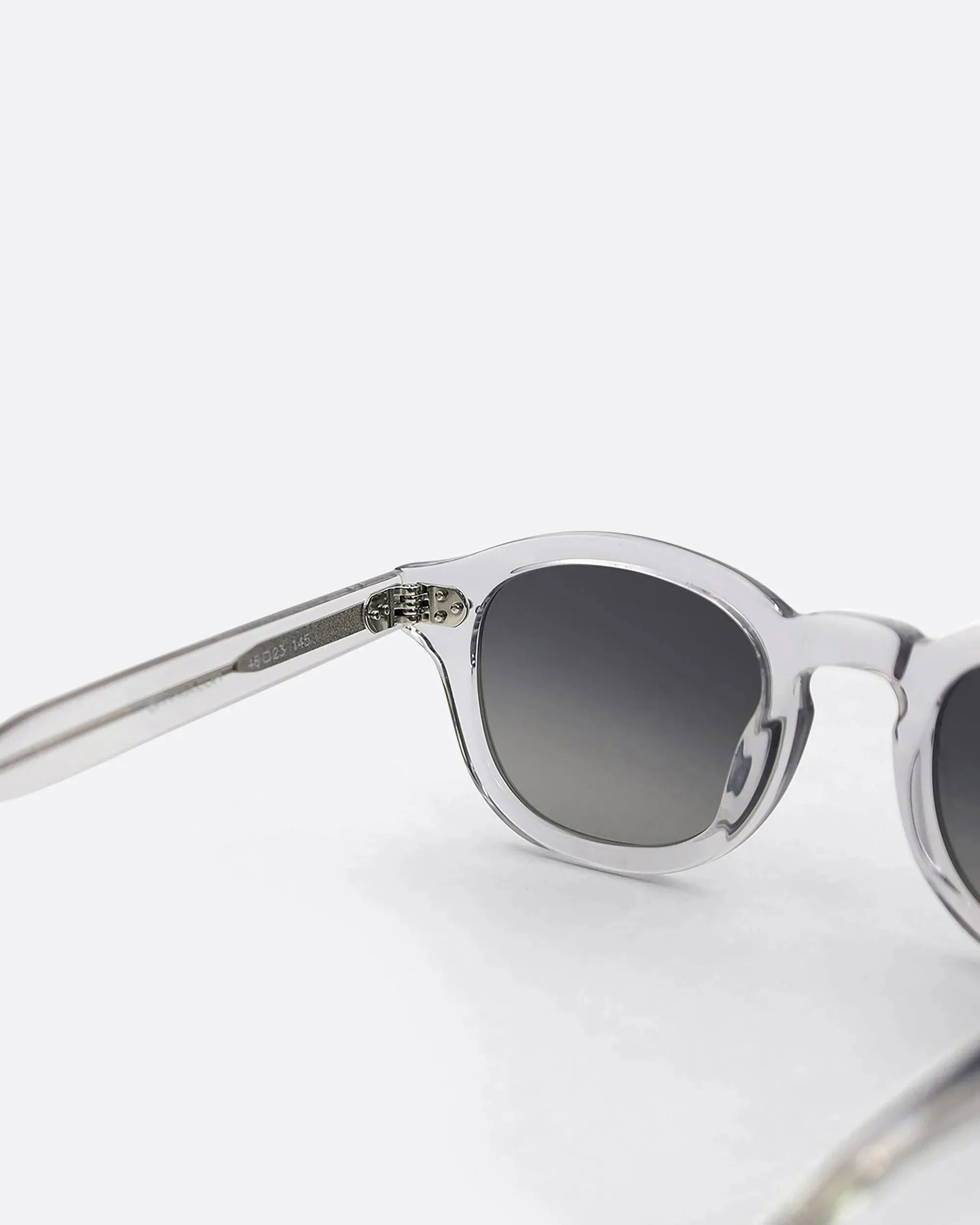 LINO - CRYSTAL GREY sunglasses by OFFPRIX made of Italian Mazzucchelli™ acetate with ZEISS™ gradient polarized lenses