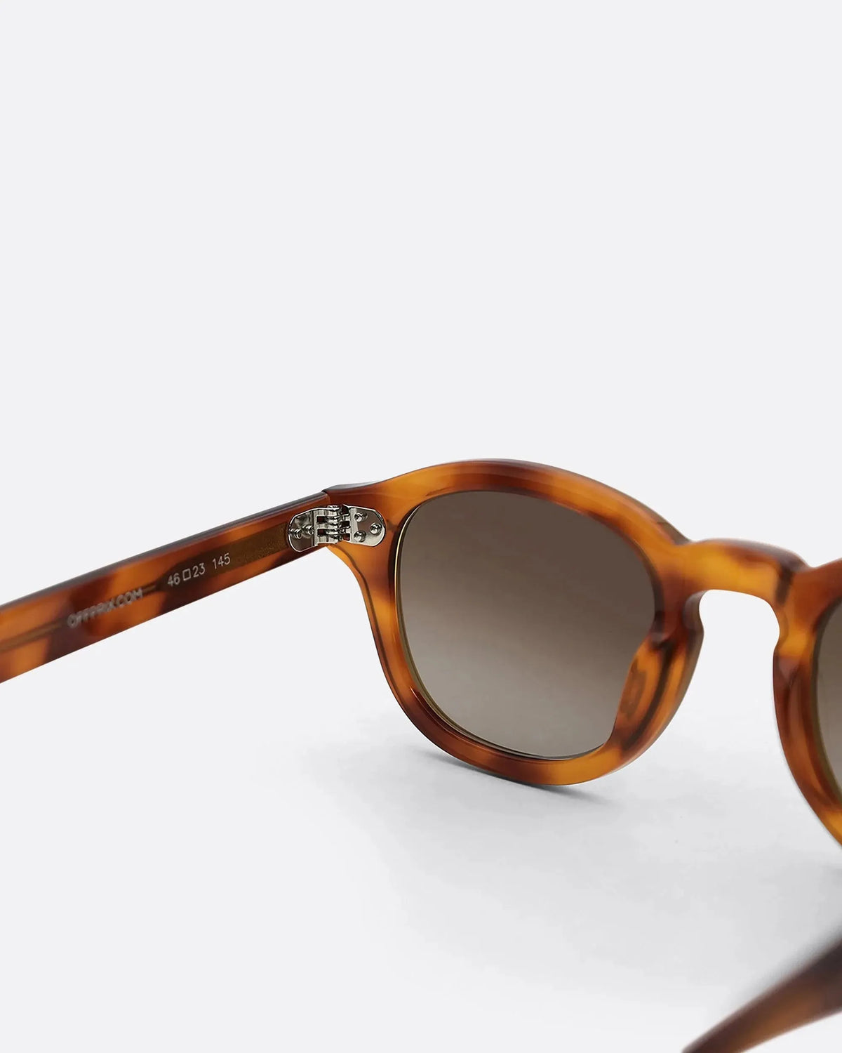 LINO - HAVANA BROWN sunglasses by OFFPRIX made of Italian Mazzucchelli™ acetate with ZEISS™ gradient polarized lenses
