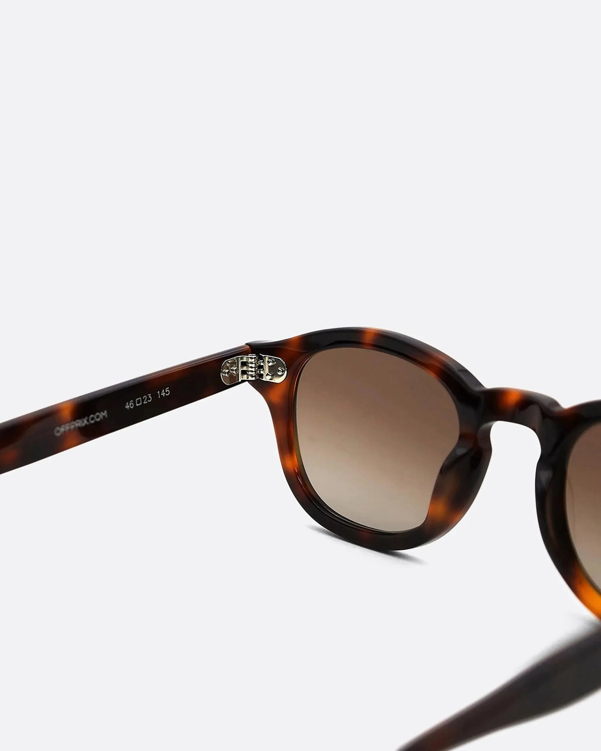 LINO - TORTOISE BROWN sunglasses by OFFPRIX made of Italian Mazzucchelli™ acetate with ZEISS™ gradient polarized lenses