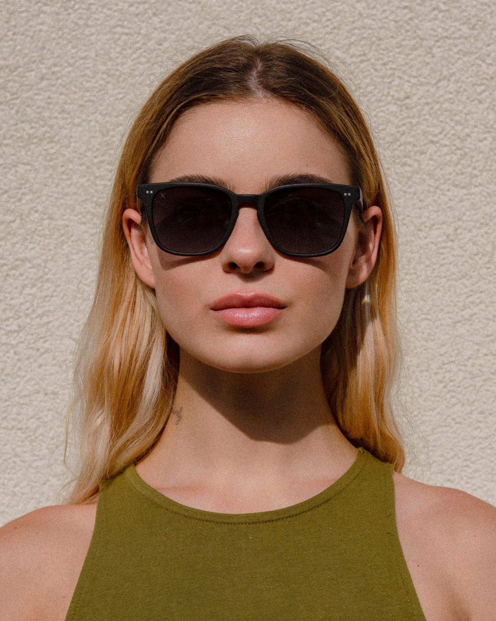 02 - BLACK sunglasses by OFFPRIX made of Italian Mazzucchelli™ acetate with ZEISS™ gradient polarized lenses